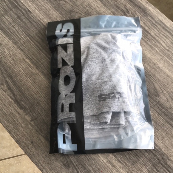 Gray workout set - Picture 6 of 6